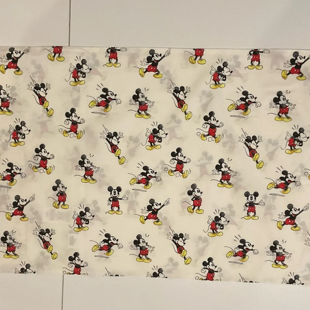 Pottery Barn Kids - Disney Mickey Mouse full fitted sheet & case - Picture 1 of 4
